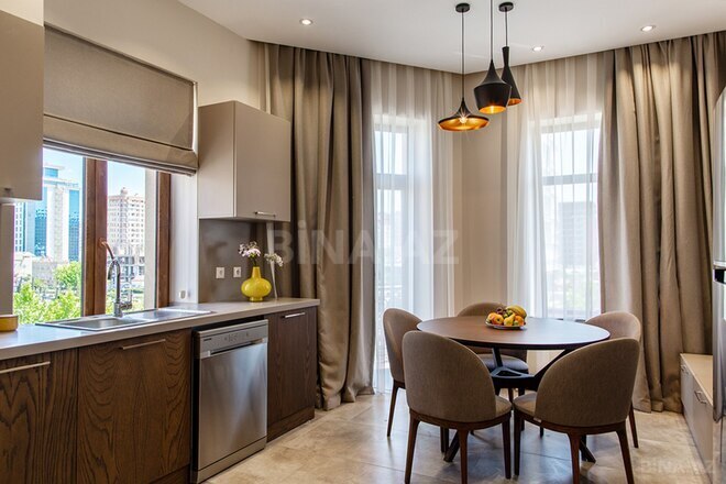 Сдаётся 3-комн. новостройка 165.3 м², м. 28 мая, photo 1 from 9