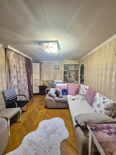 Satılır 1 otaqlı köhnə tikili 30 m², Elmlər Akademiyası m., photo 1 from 8