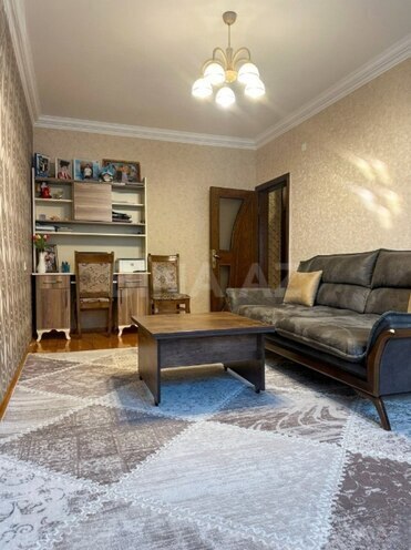 Продаётся 2-комн. вторичка 65 м², Хатаинский р., photo 3 from 10