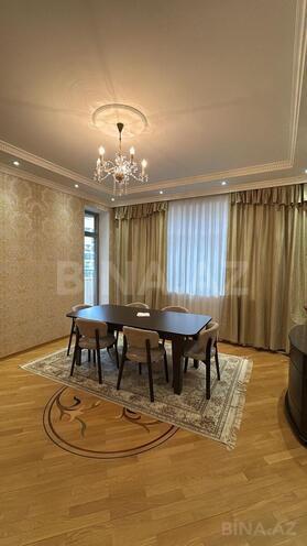 Сдаётся 3-комн. новостройка 125 м², м. Низами, photo 3 from 18