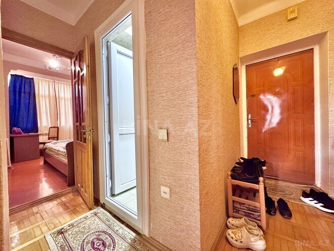 Satılır 2 otaqlı köhnə tikili 40 m², Qara Qarayev m., photo 13 from 14