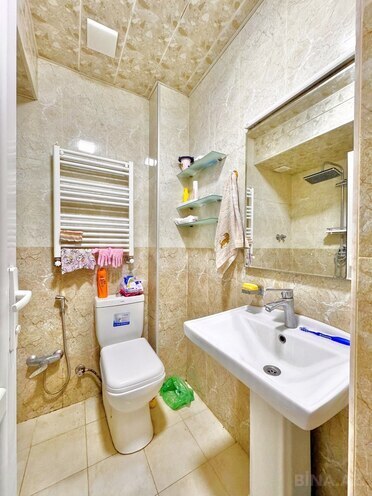 Satılır 2 otaqlı köhnə tikili 40 m², Qara Qarayev m., photo 12 from 14