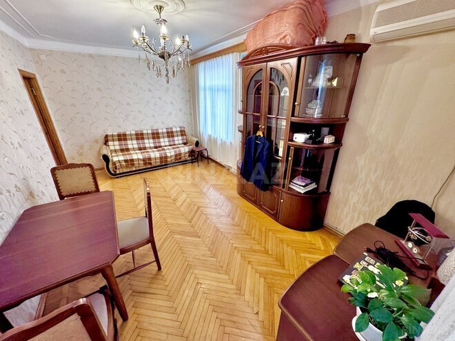 Satılır 2 otaqlı köhnə tikili 40 m², Qara Qarayev m., photo 3 from 14
