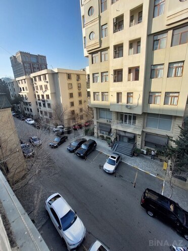 Satılır 2 otaqlı köhnə tikili 60 m², 28 May m., photo 9 from 18