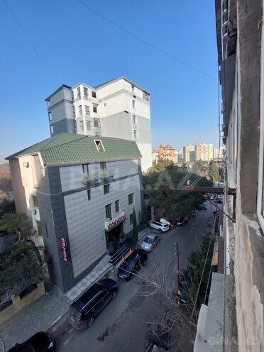Satılır 2 otaqlı köhnə tikili 60 m², 28 May m., photo 17 from 18