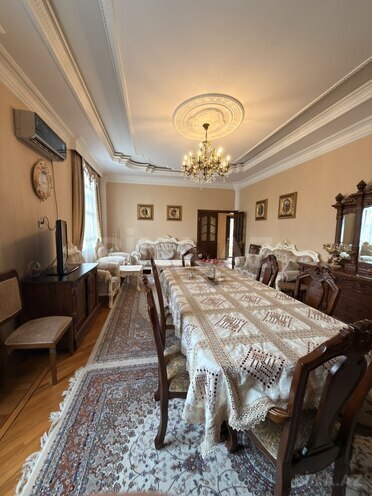 Satılır 6 otaqlı həyət evi/bağ evi 500 m², Ağ şəhər q., photo 1 from 25