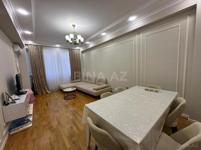 Satılır 2 otaqlı köhnə tikili 71 m², Qara Qarayev m., photo 1 from 13