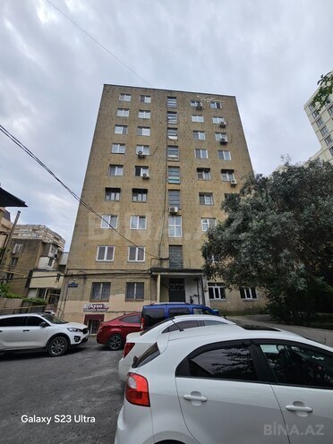 Satılır 2 otaqlı köhnə tikili 60 m², İnşaatçılar m., photo 1 from 15