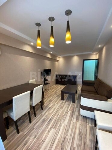 Satılır 2 otaqlı köhnə tikili 70 m², Yasamal r., photo 1 from 16