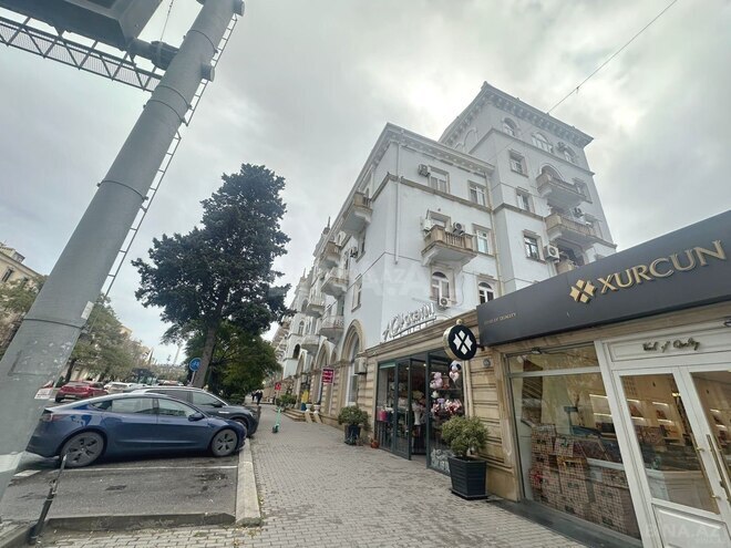 İcarəyə verilir 3 otaqlı köhnə tikili 140 m², Elmlər Akademiyası m., photo 1 from 11
