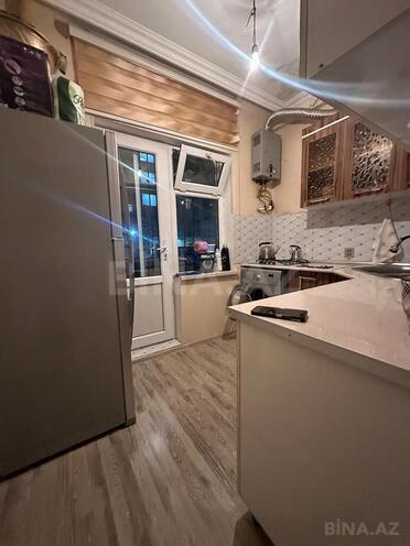 Satılır 2 otaqlı köhnə tikili 55 m², Massiv V q., photo 1 from 15