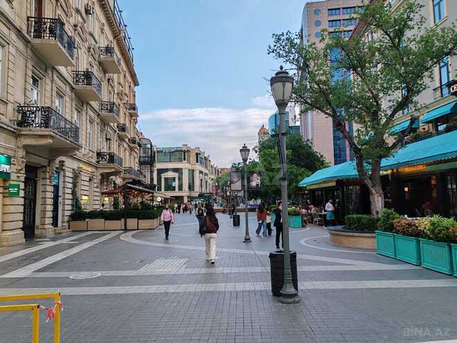 Продаётся 3-комн. вторичка 70 м², м. Ичеришехер, photo 3 from 17