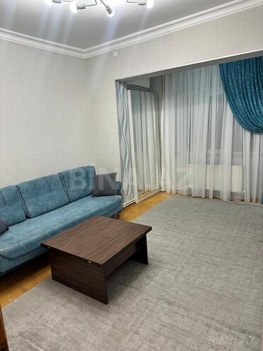 Satılır 2 otaqlı köhnə tikili 45 m², İnşaatçılar m., photo 1 from 14