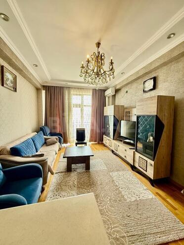 Сдаётся 2-комн. новостройка 50 м², м. Нефтчиляр, photo 1 from 9