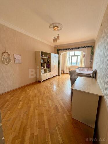 Satılır 4 otaqlı köhnə tikili 107 m², Böyükşor q., photo 3 from 15