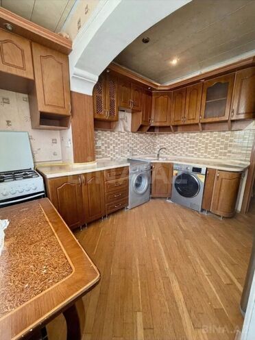 Satılır 4 otaqlı köhnə tikili 107 m², Böyükşor q., photo 12 from 15