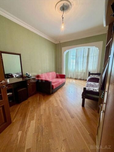 Satılır 4 otaqlı köhnə tikili 107 m², Böyükşor q., photo 9 from 15