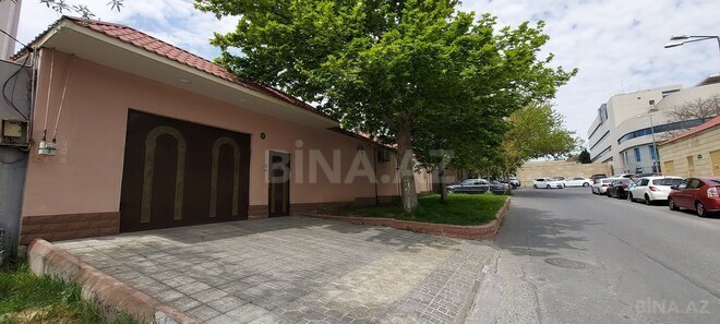 Satılır 8 otaqlı həyət evi/bağ evi 400 m², Badamdar q., photo 1 from 18