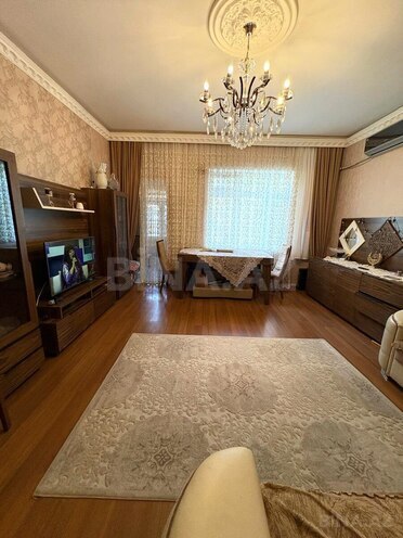 Satılır 2 otaqlı köhnə tikili 68 m², 28 May m., photo 1 from 17