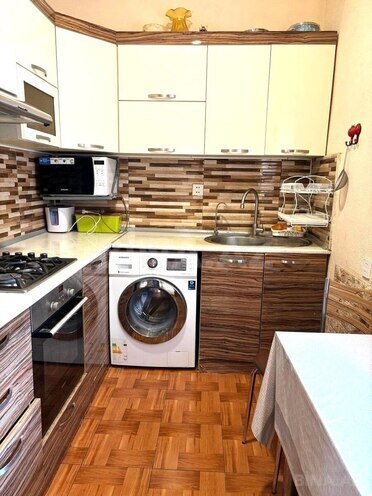 Satılır 2 otaqlı köhnə tikili 68 m², 28 May m., photo 10 from 17