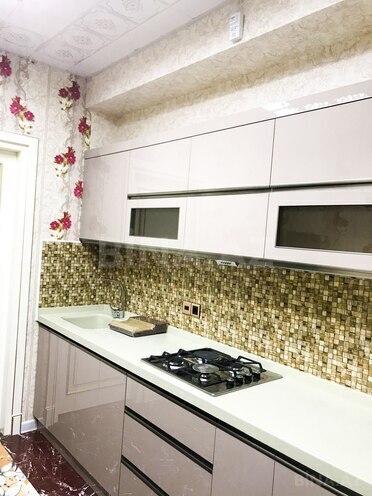 Сдаётся 3-комн. новостройка 110 м², м. Нефтчиляр, photo 13 from 19