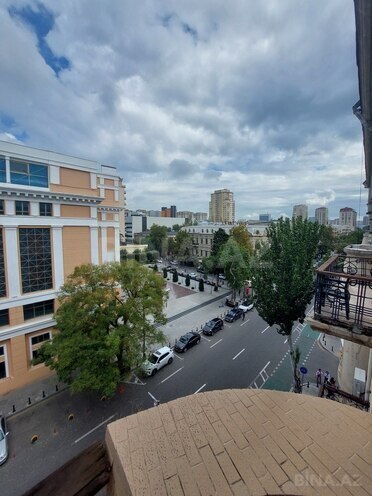 Satılır 7 otaqlı köhnə tikili 360 m², Sahil m., photo 17 from 21