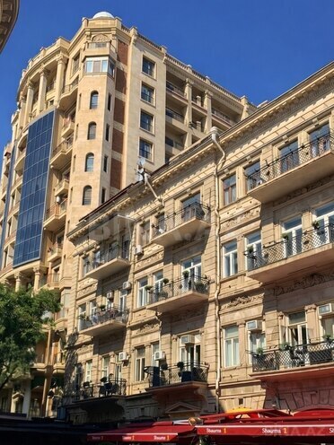 Продаётся 3-комн. новостройка 160 м², м. Сахил, photo 1 from 24