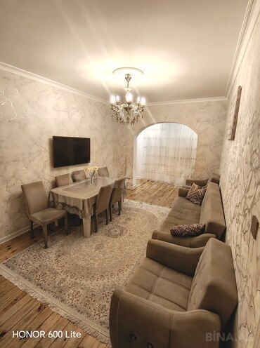 Satılır 2 otaqlı köhnə tikili 75 m², Azadlıq Prospekti m., photo 1 from 24