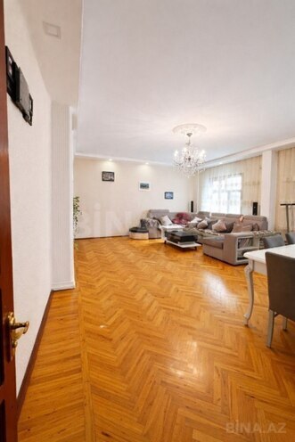 Продаётся 5-комн. вторичка 130 м², м. 20 января, photo 3 from 15