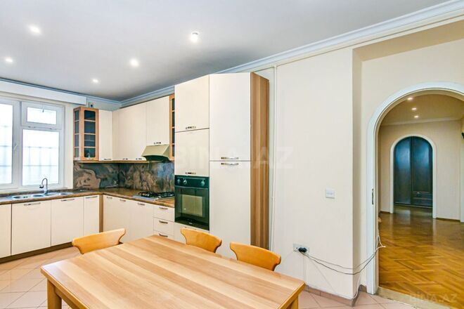 İcarəyə verilir 3 otaqlı köhnə tikili 130 m², Sahil m., photo 26 from 28