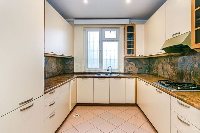 İcarəyə verilir 3 otaqlı köhnə tikili 130 m², Sahil m., photo 19 from 28