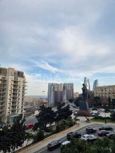 Satılır 2 otaqlı köhnə tikili 70 m², İçəri Şəhər m., photo 1 from 13