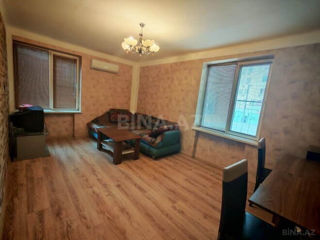 Satılır 1 otaqlı köhnə tikili 30 m², Elmlər Akademiyası m., photo 1 from 11