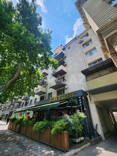Сдаётся 2-комн. новостройка 45 м², м. Низами, photo 1 from 15