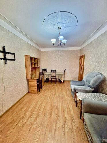 Satılır 2 otaqlı köhnə tikili 40 m², Xalqlar Dostluğu m., photo 3 from 11