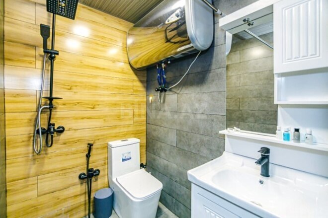 Satılır 2 otaqlı köhnə tikili 72 m², Sahil m., photo 3 from 10