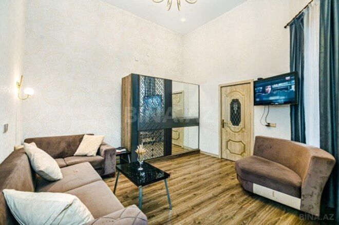 Satılır 2 otaqlı köhnə tikili 72 m², Sahil m., photo 8 from 10
