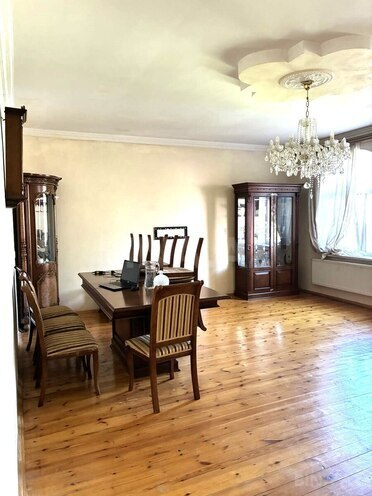 Сдаётся 7-комн. дом/дача 235 м², Хатаинский р., photo 1 from 15