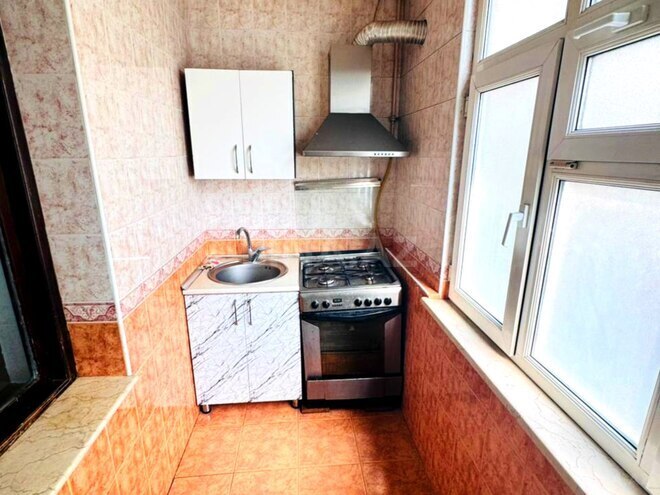 Продается 3-комн. вторичка 65 м², м. Кара Караев, photo 8 from 19