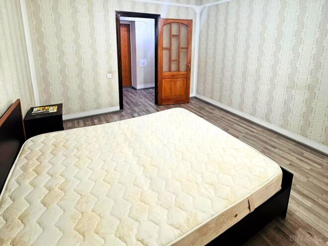 Продается 3-комн. вторичка 65 м², м. Кара Караев, photo 12 from 19