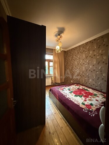 Продаётся 3-комн. вторичка 65 м², м. Ази Асланов, photo 4 from 16