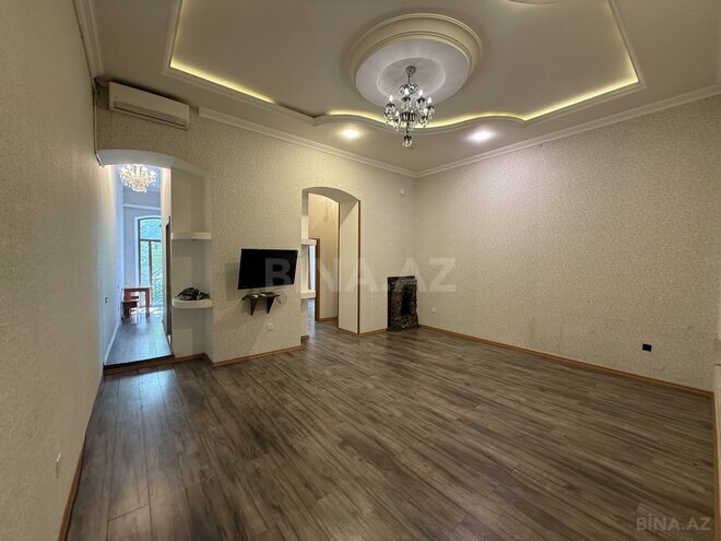 Satılır 3 otaqlı köhnə tikili 111 m², Sahil m., photo 16 from 17
