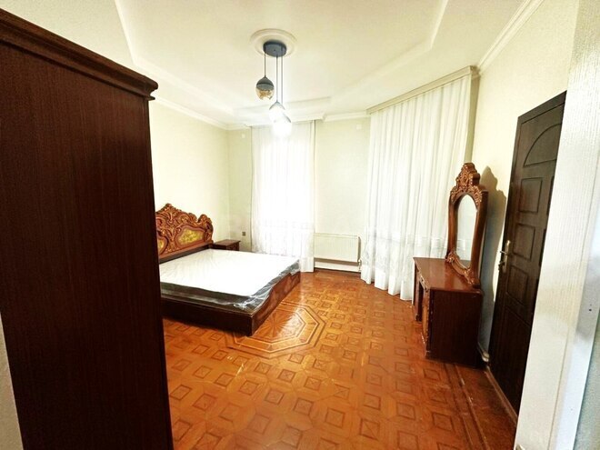 İcarəyə verilir 2 otaqlı köhnə tikili 75 m², Bayıl q., photo 6 from 11