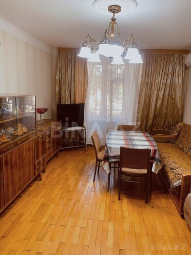 Сдаётся 3-комн. вторичка 80 м², м. Ичеришехер, photo 1 from 11