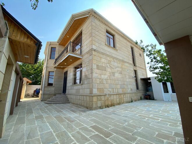 Satılır 5 otaqlı həyət evi/bağ evi 218 m², Novxanı q., photo 1 from 17