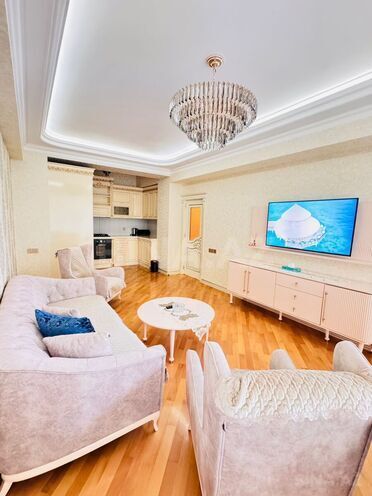 Сдаётся 3-комн. новостройка 140 м², м. Сахил, photo 1 from 16