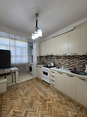 Сдаётся 3-комн. вторичка 80 м², м. Элмляр Академиясы, photo 6 from 16