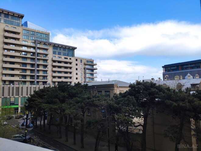 Satılır 2 otaqlı yeni tikili 56 m², 28 May m., photo 1 from 10