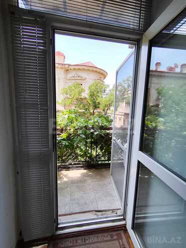İcarəyə verilir 4 otaqlı köhnə tikili 120 m², Sahil m., photo 15 from 31