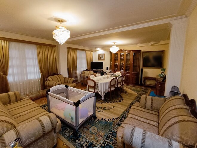 Satılır 5 otaqlı köhnə tikili 130 m², 8-ci mikrorayon q., photo 4 from 18